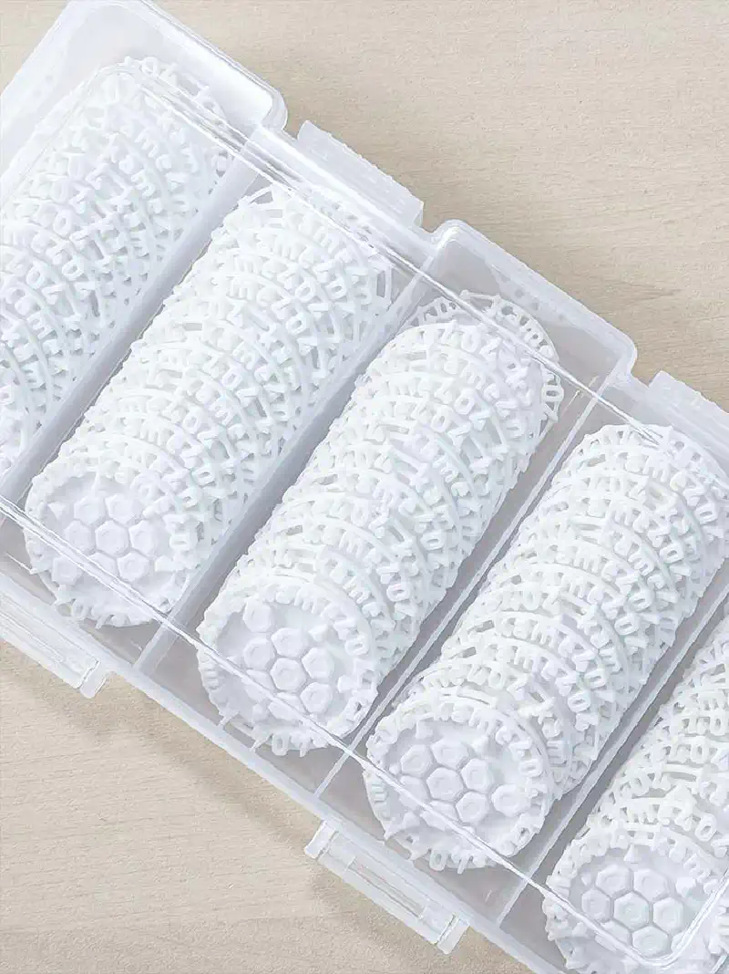 去年のMakerChip。白一色のマットPLAで製作した