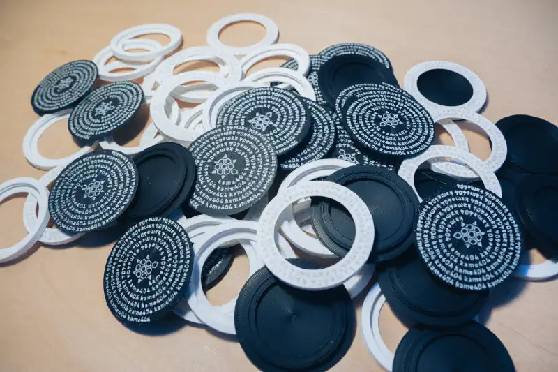 ビルドプレートから取り外したカバーパーツ。