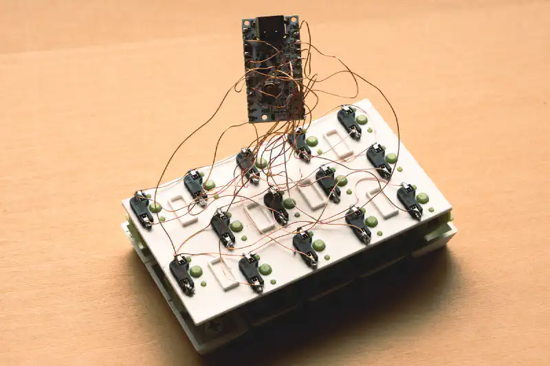 空中配線の様子